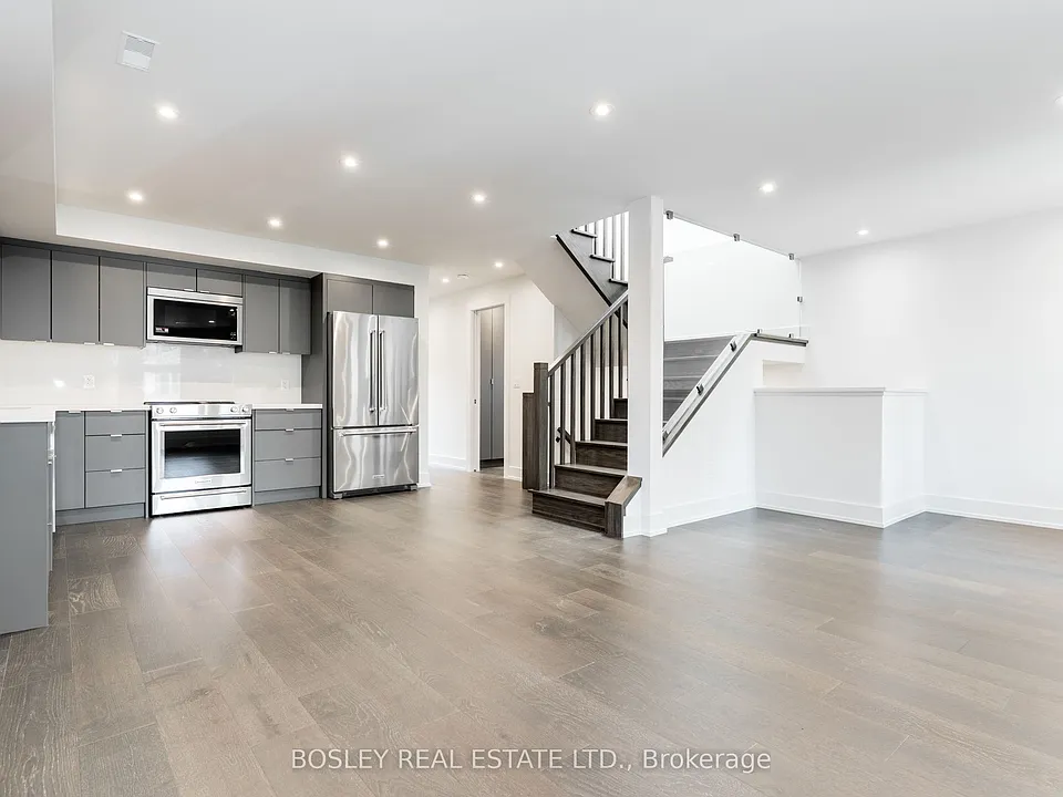 325 Brunswick Ave #UPPER