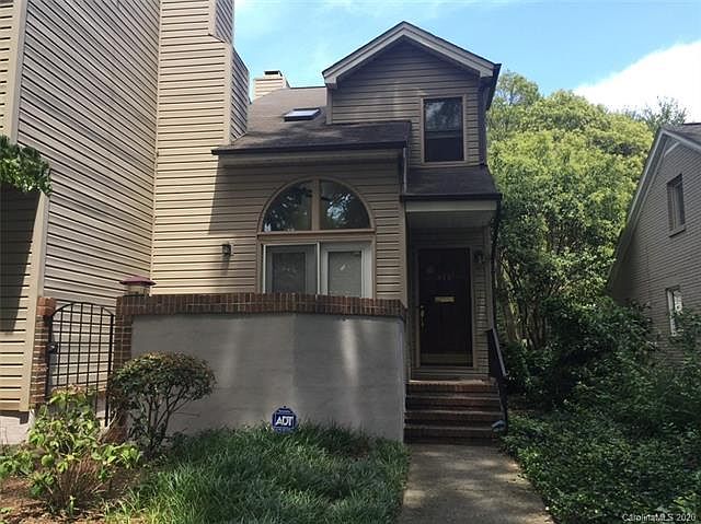 1st image of 805 Lexington Ave