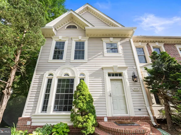 3907 Valley Ridge Dr, Fairfax, VA 22033