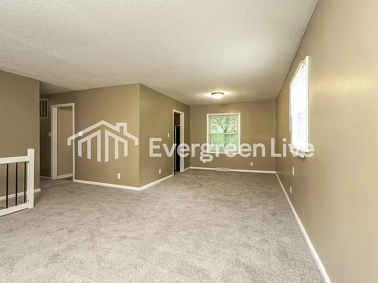 3771 Spaulding Dr — Photo 4
