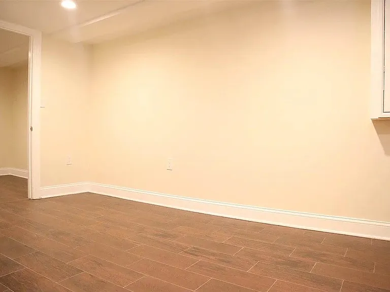 408 Woodlawn Ave #1 — Photo 13