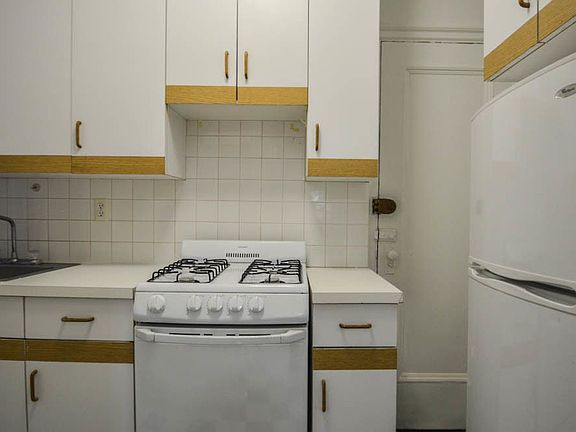 5th image of 201 W 77th St APT 9C