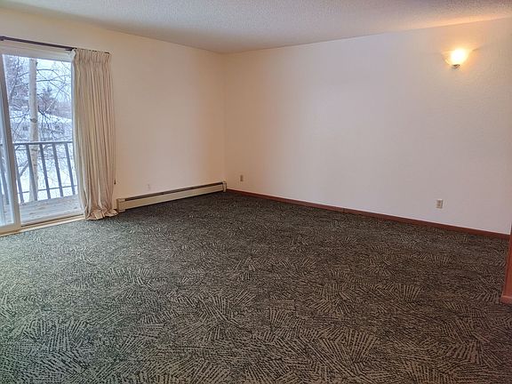 5th image of 1653 2nd Ave #W18