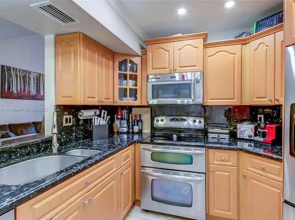 9725 Fontainebleau Blvd #A211, Miami, FL 33172