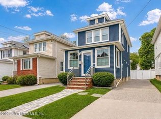 39 Burnside Ave, Staten Island, NY 10302