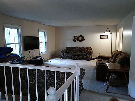 Large upstairs livingroom