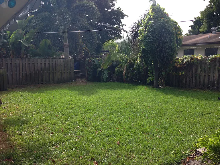 6147 SW 48th Ct #BACK — Photo 9