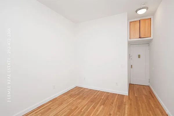 Rented by J. Lemle Real Estate | media 21