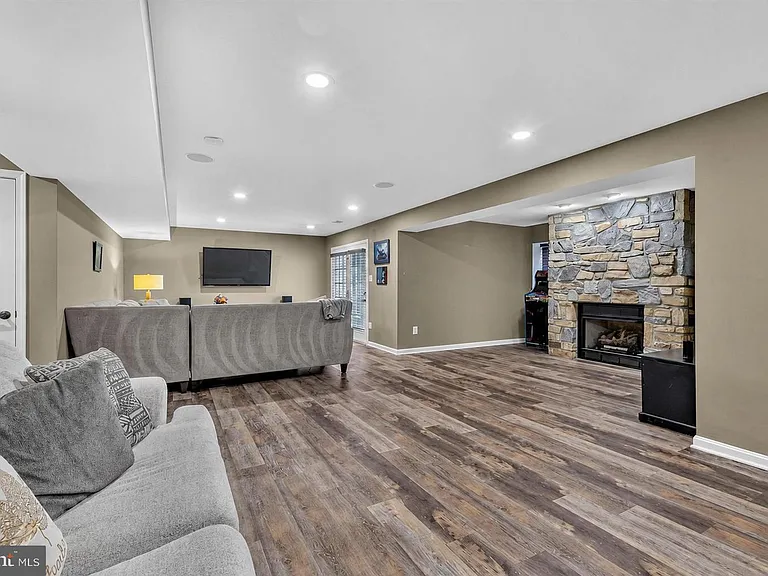 8147 Cancun Ct — Photo 41