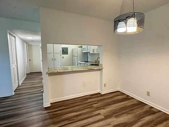4th image of 207 Foxtail Dr APT C1