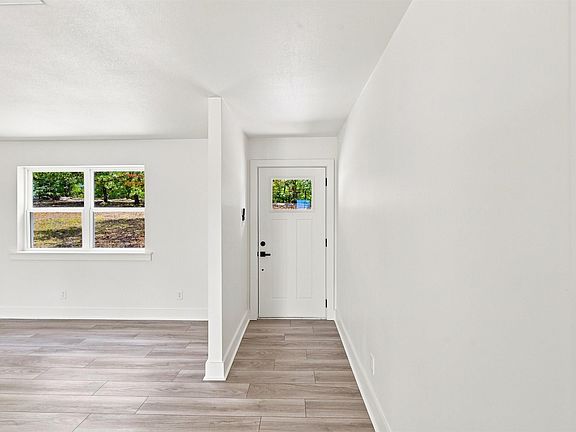 4th image of 63 Jones Hill Ln