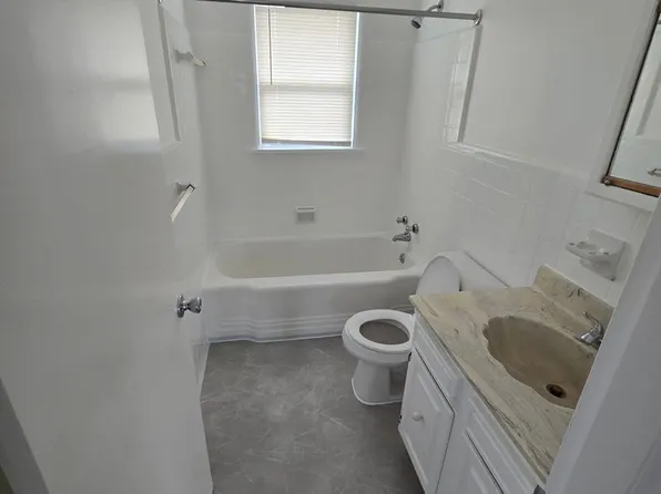 Terrier Court 2303, 2303 Terrier Ct #B-3, Louisville, KY 40218