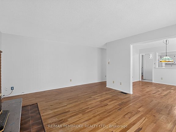 5th image of 14 Roy St