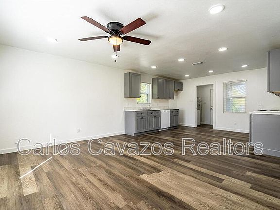 3rd image of 1829 Mount Pleasant Dr