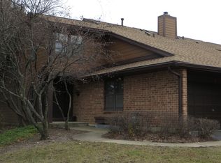 1 Indian Trail Dr, Westmont, IL