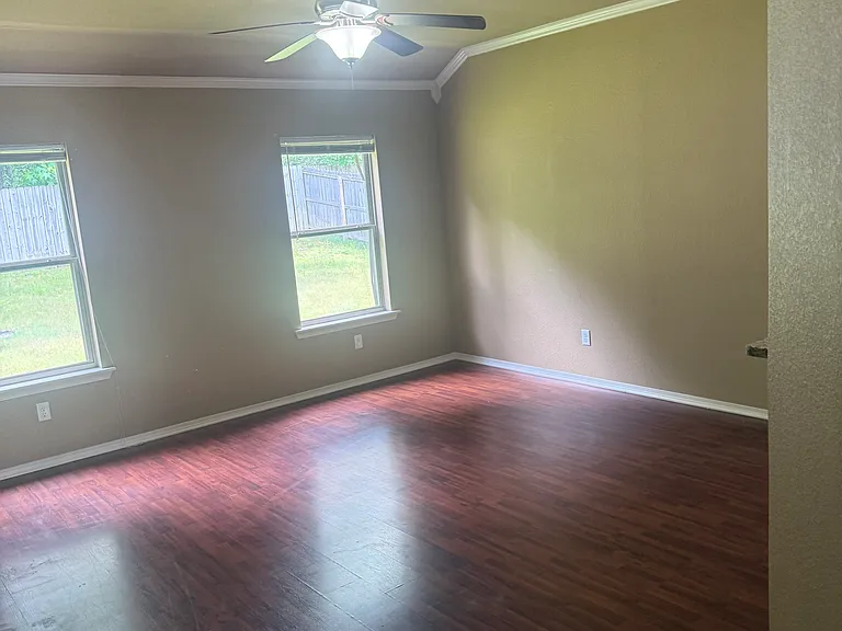 1312 Crossing Loop — Photo 4