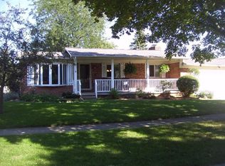 544 Ashwood Dr, Flushing, MI 48433