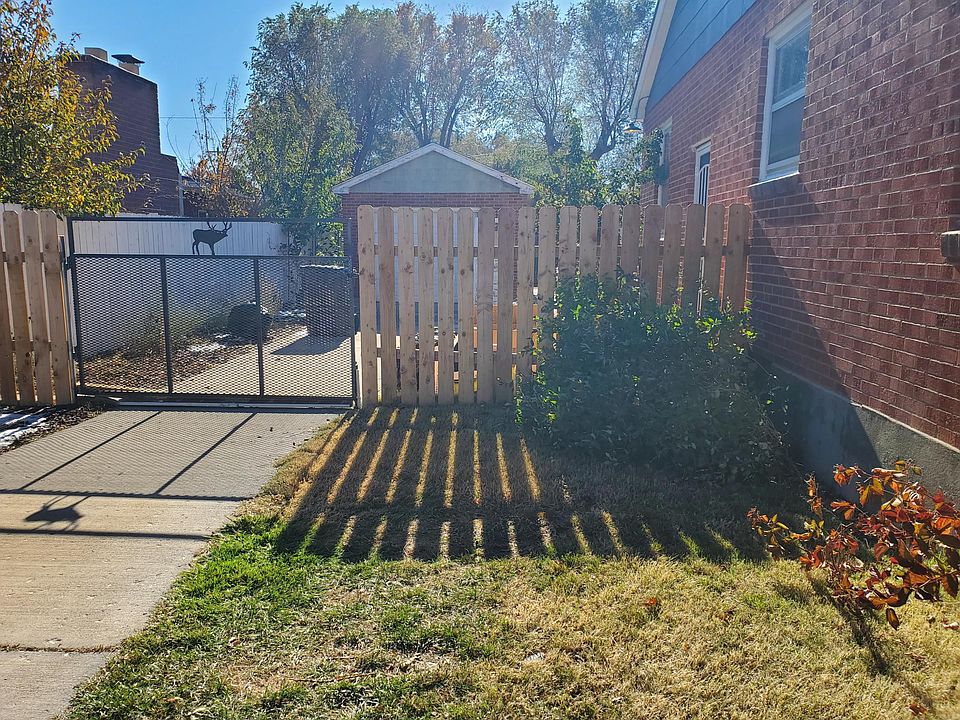 2nd image of 726 W Routt Ave