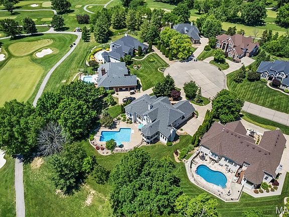 3rd image of 545 Forest Crest Ct