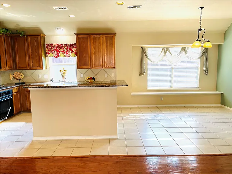 11553 Yoakum Dr — Photo 6