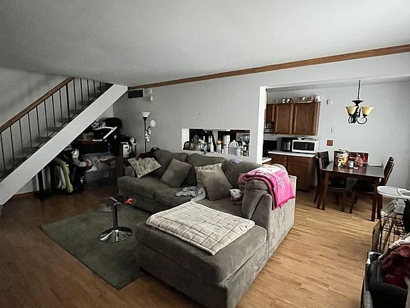 3rd image of 313 Mallard Ct