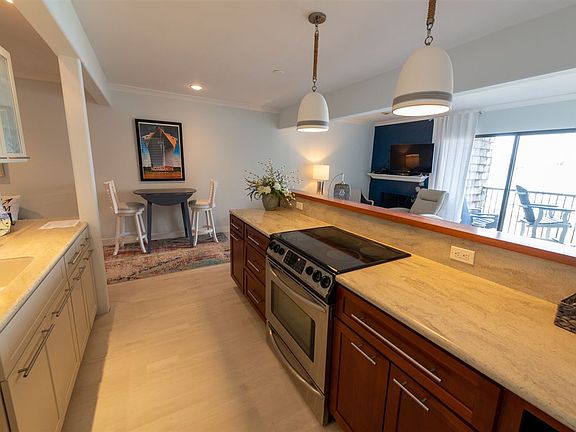 4th image of 229 Belvedere Ave APT 6