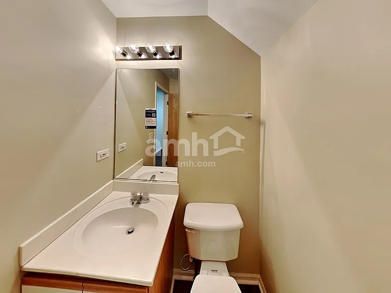 2440 Frost Dr — Photo 10