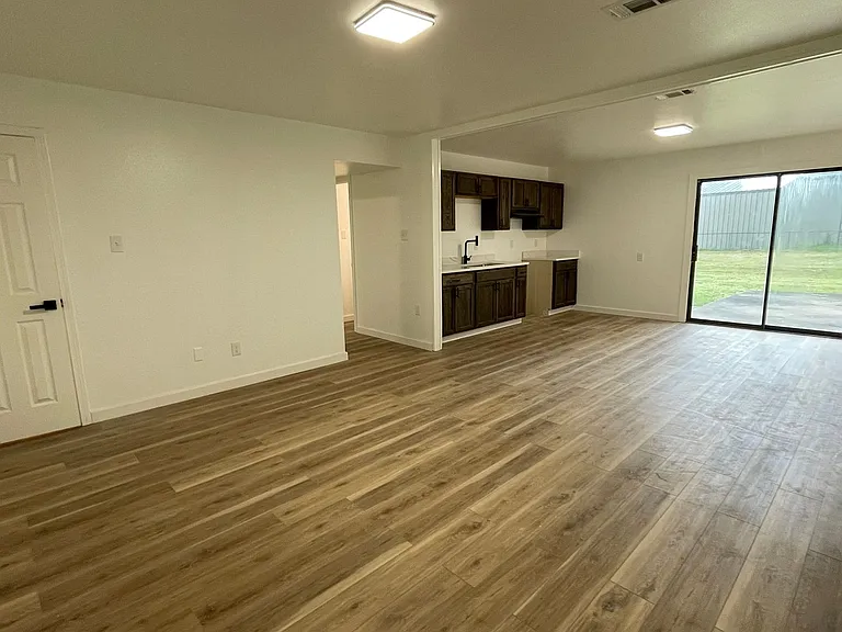 6684 Garvin Dr — Photo 8