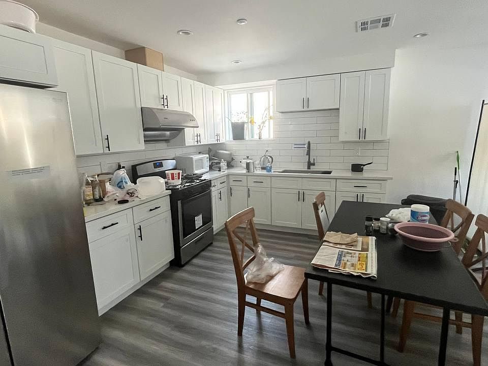 1st image of 1426 W 36th St