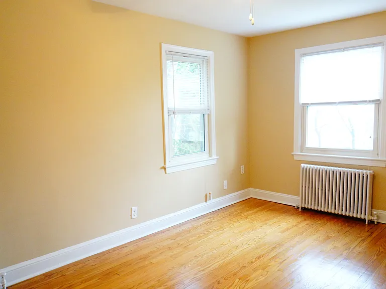 8210 Greenwood Ave — Photo 11