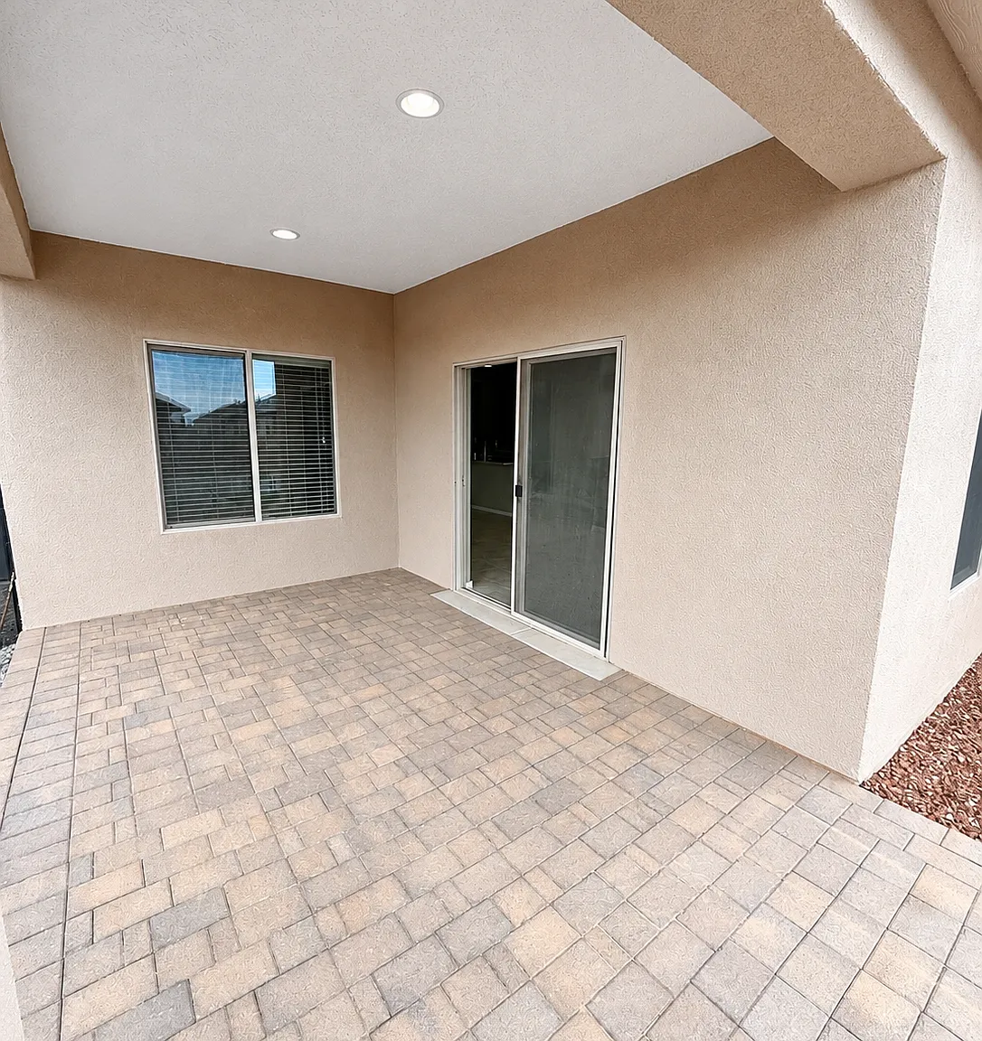 3 bed, 1588 sqft, $2,200 — Photo 3