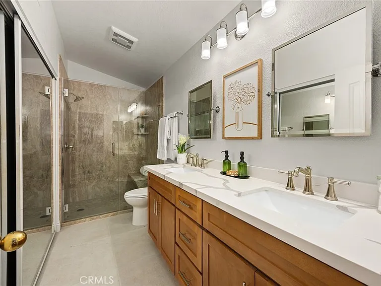 Spacious Master Bathroom