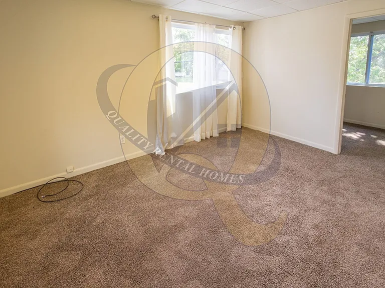 2145 E McLean Ave — Photo 6