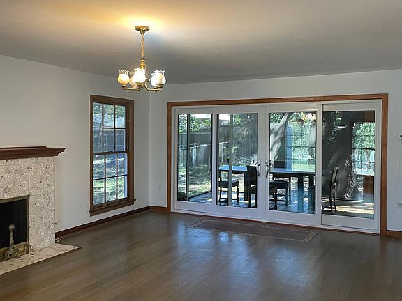 4th image of 4003 Parkway Dr