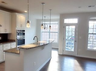 23652 Hopewell Manor Ter, Ashburn, VA 20148