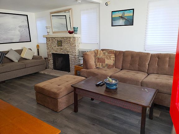 2nd image of 350 Eucalyptus Ave