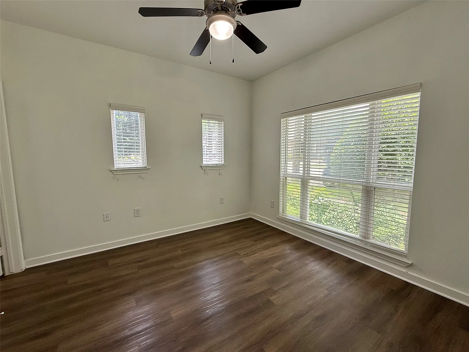 3 bed, 3.5 bath, 1518 sqft, $2,929 — Photo 3