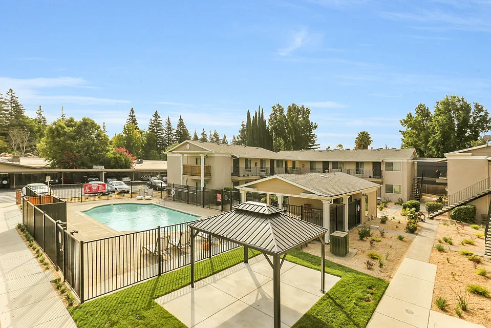 Building Photo - Colony House Apartments