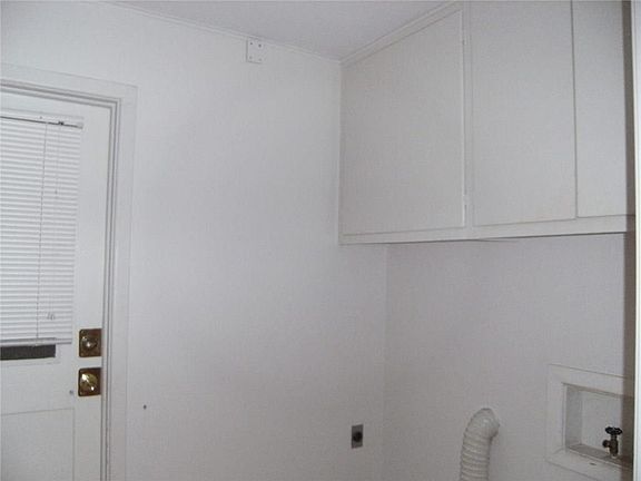 5th image of 2100 Sylvan Dr