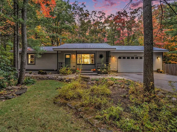 1645 Melody Ln, Interlochen, MI 49643