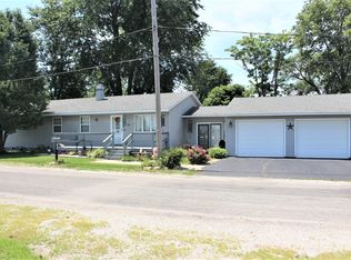 383 N Warren St, Argenta, IL