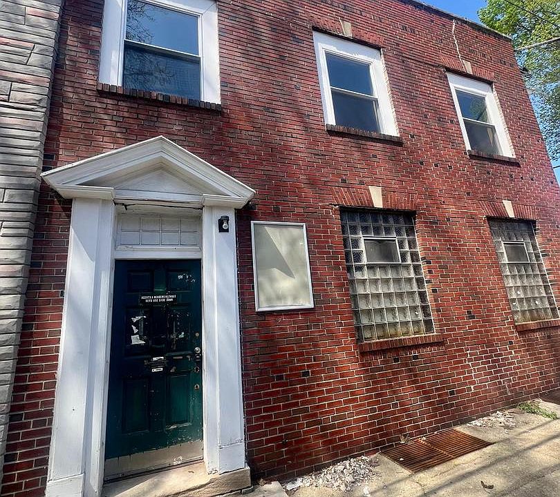 1st image of 226 Orange St
