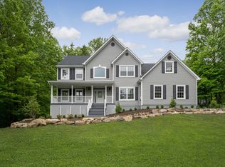 1 Wood Hollow Trl, Oak Ridge, NJ 07438