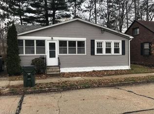 162 E 316th St, Eastlake, OH