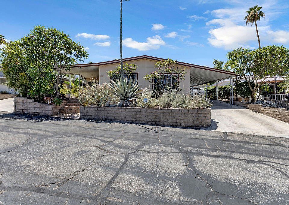 1st image of 5 Prickly Pear Ln