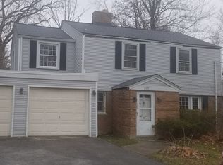 775 Saint Andrews Dr, Crete, IL 60417