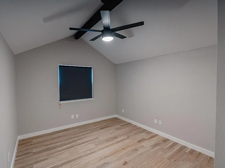 2027 Lucerne Cir — Photo 30