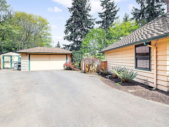 2nd image of 2726 127th Ave NE
