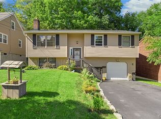 142 Sunhill Ter, Syracuse, NY 13207
