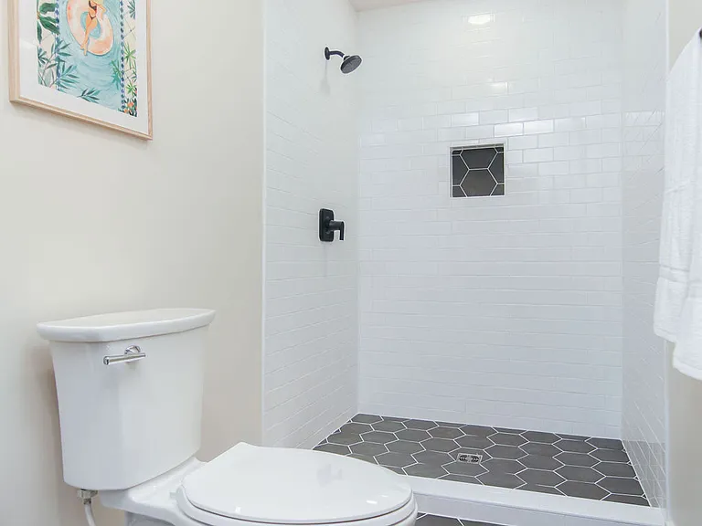 4208 S Rhett Ave #E — Photo 24